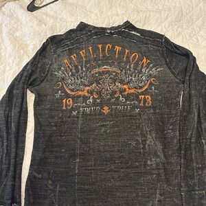 Men’s Affliction Lg reversible Henley